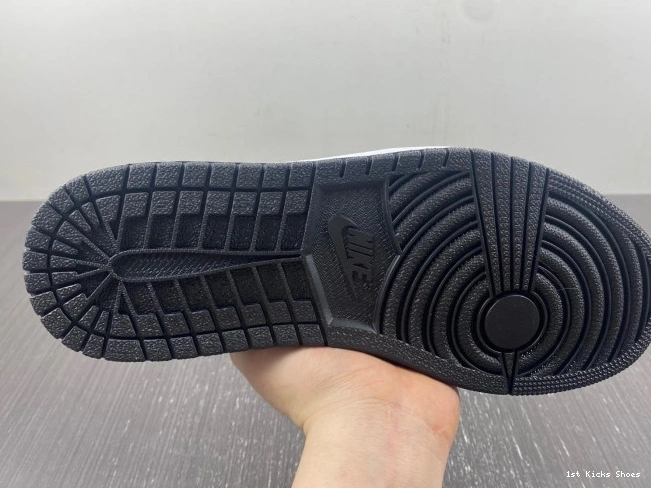 1st Kicks Retro Low Trendy 705329- 1 Shadow Jordan 777 1126